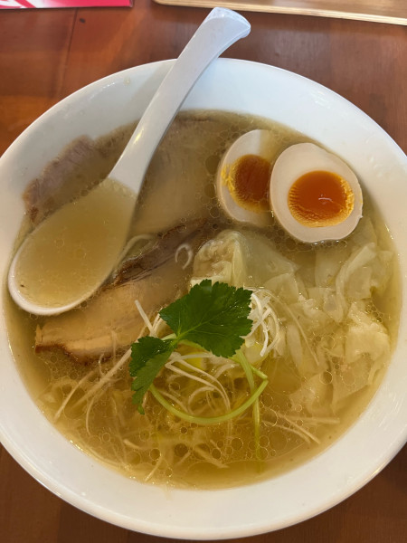 「地鶏塩ワンタンそば」@地鶏中華そば さやまの写真