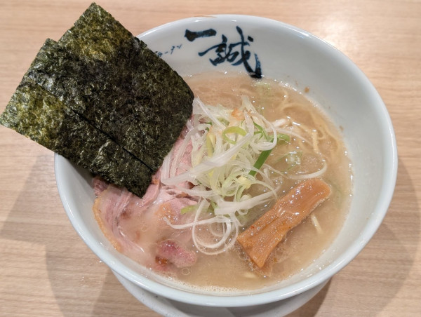 「帆立豚骨ラーメン」@帆立豚骨ラーメン 一誠の写真