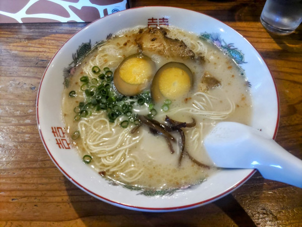 「煮玉子ラーメン 650円」@らあめん坊主の写真