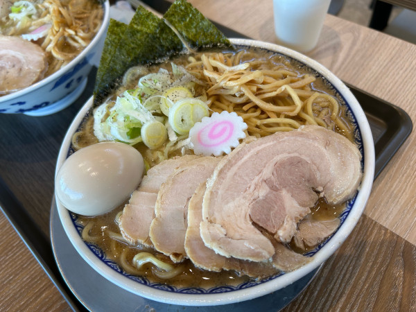 「特製中華そば大盛1190円」@次念序 ふかや花園プレミアムアウトレット店の写真