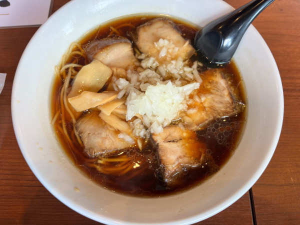 「醤油チャーシュー麺」@麺屋食堂 ことぶき 大草町店の写真