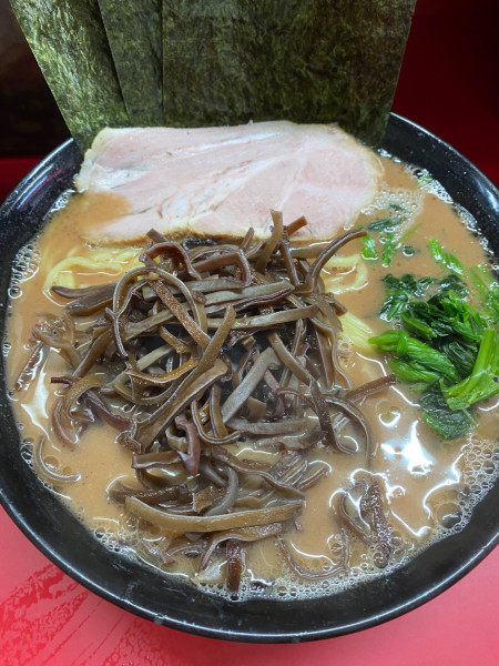 「ラーメン＋きくらげ」@横浜家系ラーメン 武蔵家 千歳烏山店の写真
