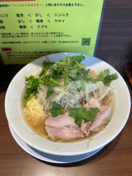 「ミニラーメン　パクチー　ニンニクヤサイ」@ラーメン三ツ勝の写真
