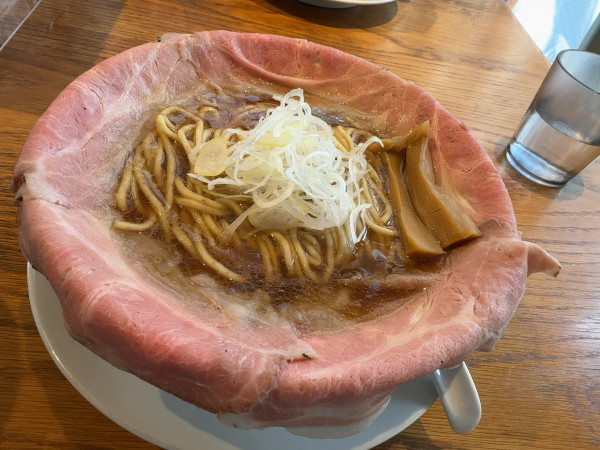 「ピストル（チャーシュー5枚）」@ラーメン大戦争 神田店の写真