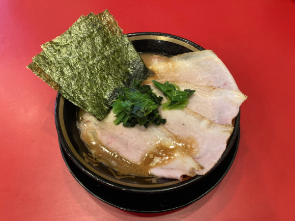 「燻製チャーシューメン 並」@大輝家直系家系ラーメン 大金家 亀有店の写真