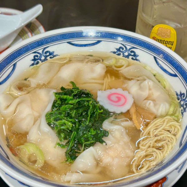 「エビわんたん麺＋角ハイボール」@赤坂中華わんたん亭の写真