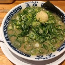 生にんにくラーメン(九条ネギトッピング)