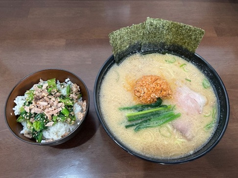 「味噌担々麺 1,100円＋ミニ丼 うすしお 200円。」@2代目 鶴本丸 本店の写真