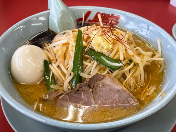 「G系もやし味噌ラーメン 味付玉子」@ラーメン山岡家 愛知刈谷店の写真