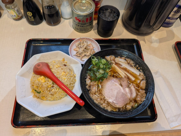 「ラーメン半ちゃんセット」@東珍康の写真