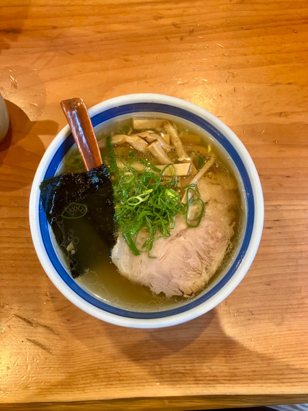 「しおらーめん　900円」@ラーメン トウカンヤの写真