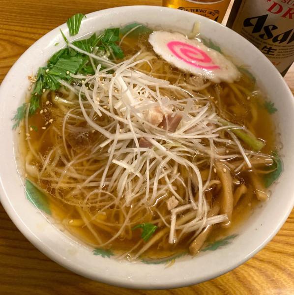「ネギラーメン 920円＋瓶ビール 650円」@ラーメン雅の写真