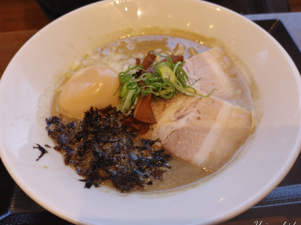 「濃厚煮干しそば（990円）」@Fishmenの写真