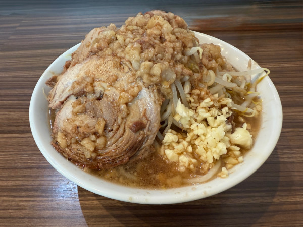 「ラーメン200g +ニンニク・野菜・脂マシ 1000円」@時をかけろの写真