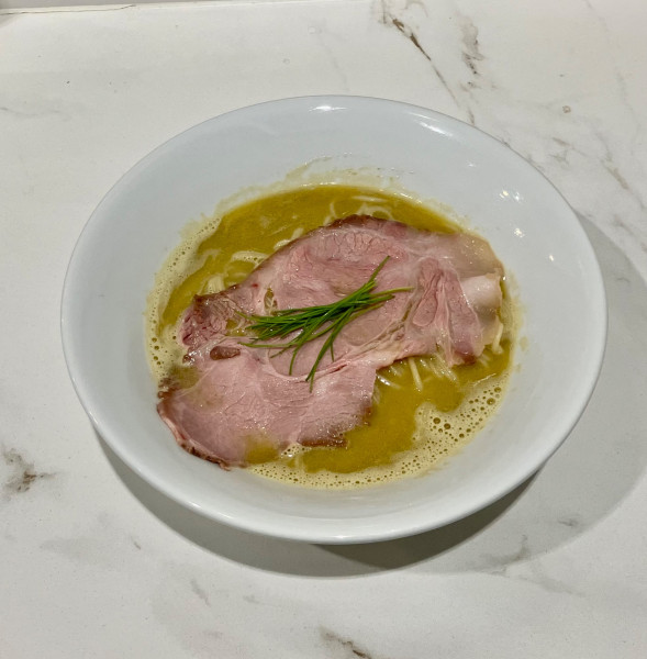 「牡蠣蕎麦 1200円+蟹味噌和え玉」@中華そば 左とうの写真