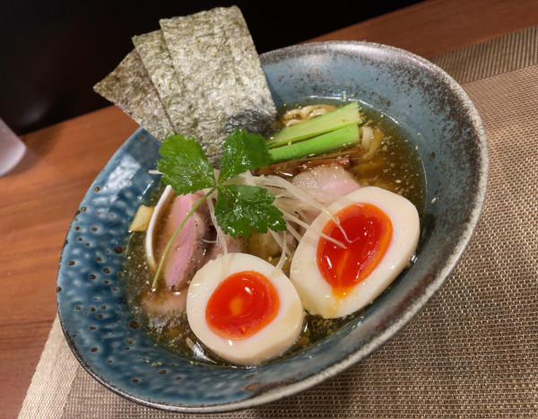 「山椒手揉みそば(淡口醤油)＋特製」@麺処 はら田の写真