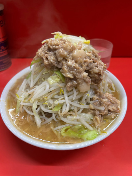 「小ラーメン（麺少なめ）ヤサイアブラ」@ラーメン二郎 松戸駅前店の写真