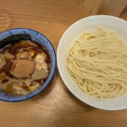 辛辛つけ麺（大盛り、辛さ控えめ）