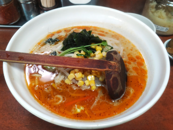 「ピリ辛 1050円 + 煮卵20円 + 火吹メンマ20円」@味噌一 中目黒店の写真