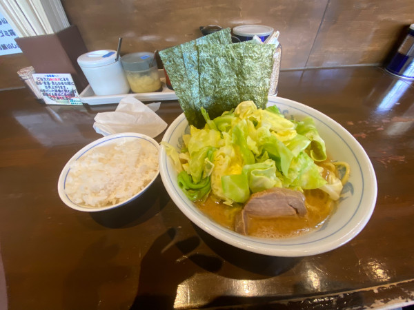 「キャベツラーメン」@横浜家系ラーメン 中島家の写真