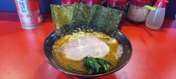 「ラーメン(中)」@横浜ラーメン斎藤家 修善寺店の写真
