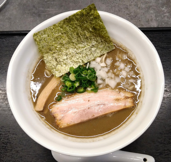 「とりにぼラーメン＋替え玉＋自家製ラー油」@麺や あらたの写真