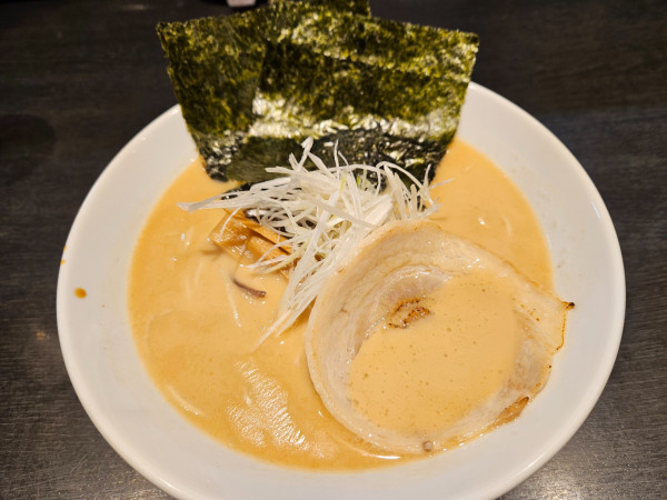 「豚骨醤油」@麺が人生の写真