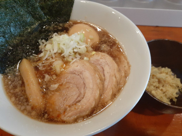 「特製ラーメン＋ショウガ」@拉麺 あさがおの写真