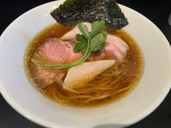 「地鶏そば1100円」@らぁ麺 飛鶏の写真