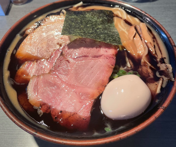 「黒真空そば」@喜乃壺の写真