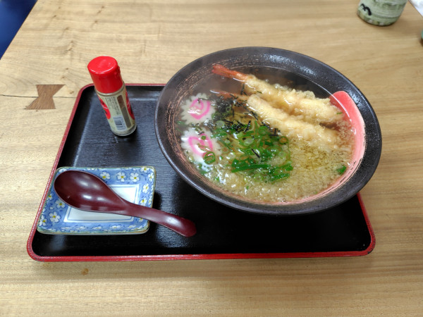「素ラーメン700円、天ぷら300円」@吾妻そばの写真