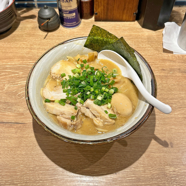 「得製らーめん」@風雲児 東京ラーメン横丁店の写真