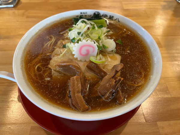 「中華そば(並)850円＋チャーシュー1枚(LINE友達クーポン)」@築地の中華そば 伊蔵八の写真