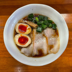 醤油と貝と麺そして人と夢の画像