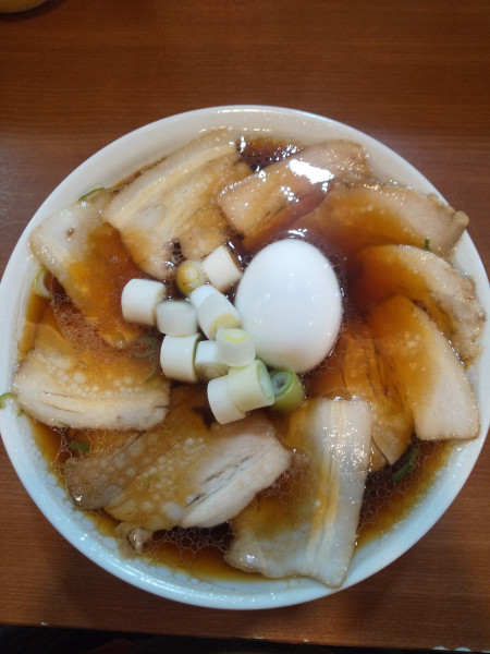 「チャーシュー中華そば（味玉付き）」@濃厚中華そば 佐とうの写真