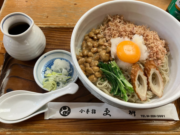 「大盛り納豆そば 1200円?」@小手指更科の写真