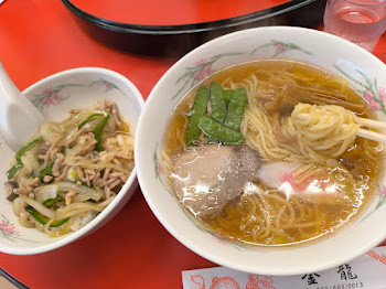 「ランチ ラーメン＋細切り肉丼(900)」@金龍の写真