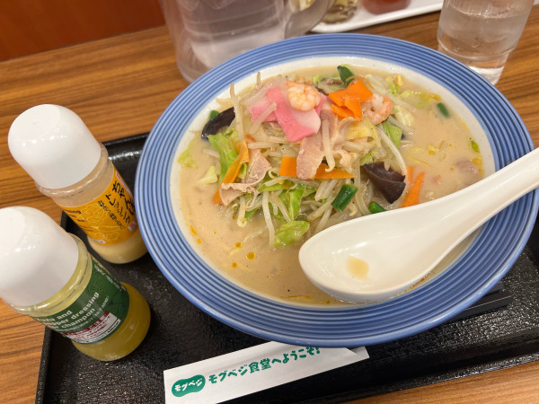 「野菜たっぷりちゃんぽん　麺少なめ」@長崎ちゃんぽん リンガーハット 中野サンモール店の写真