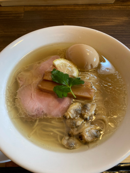 「貝だし塩そば」@鶏と貝 MUUの写真