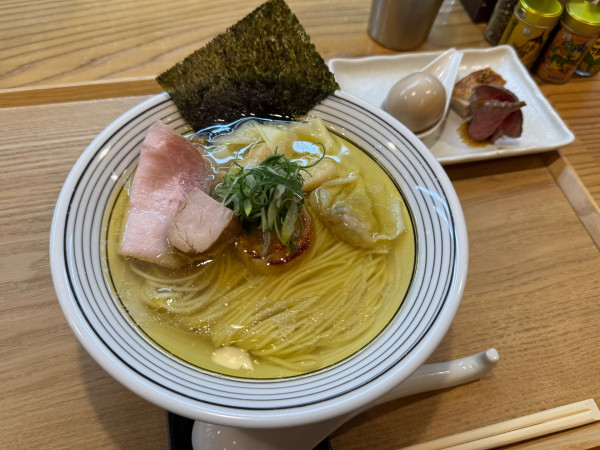 「特製塩そば」@麺道 千鶏の写真