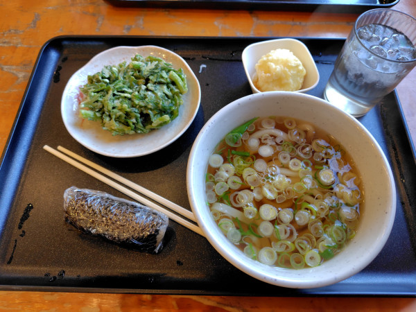 「うどん小230円、春菊天170円、半熟玉子の天ぷら140円」@うどん ちよ志 南吉方店の写真