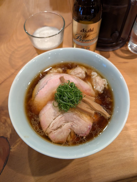 「わんたん中華そば 太麺 ＋ 瓶ビール 熟撰（小瓶）」@中華そば しば田の写真