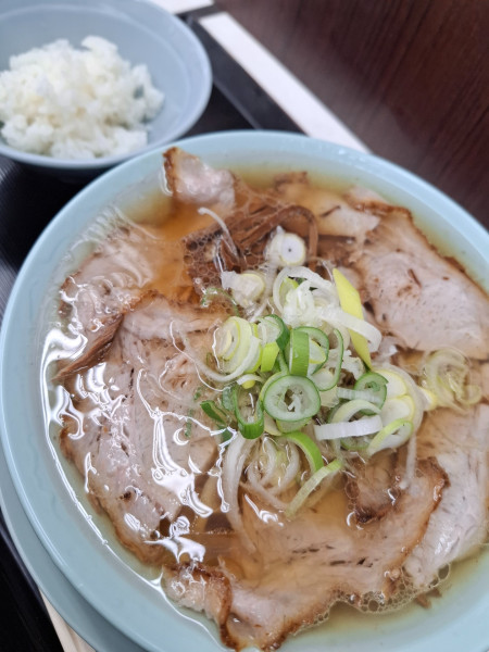 「中華そば７５０円」@新橋ニューともちんラーメン 神保町店の写真