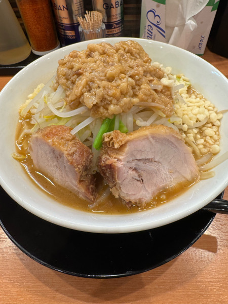 「ラーメン たぬき」@豚のトリコの写真
