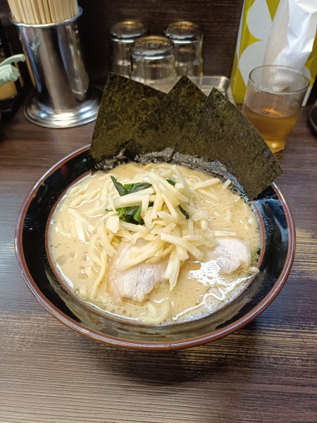 「ラーメン(大盛)」@横浜家系ラーメン 大黒家の写真