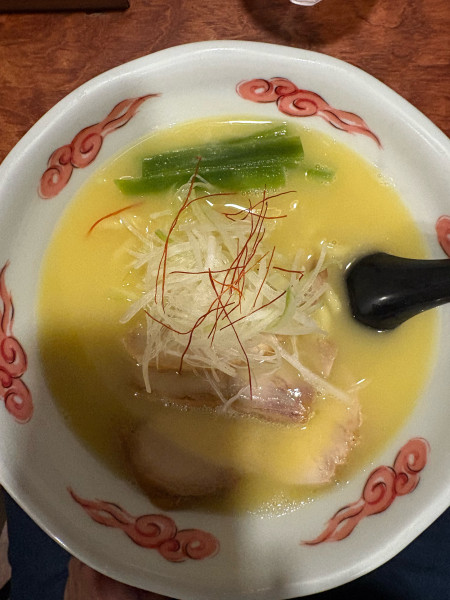 「鶏白湯らーめん 鶏そぼろ丼」@麺・酒処 ぶらりの写真