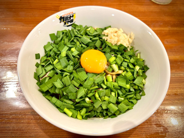 「ニラそば(310¥)」@まぜそば専門店 カミナリオヤジの写真