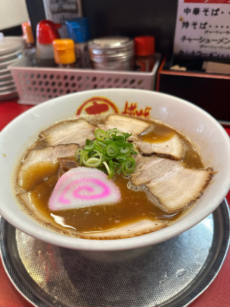 「特そば」@丸高中華そば 神戸二宮店の写真