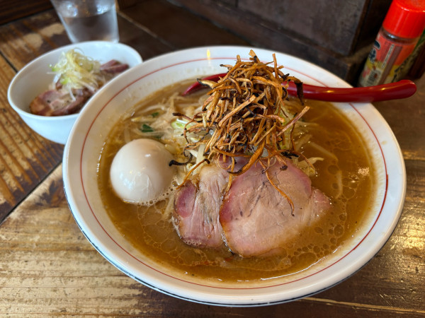 「味玉みそ + ランチチャーシュー丼」@東京味噌らーめん 鶉の写真