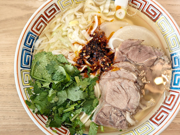 「蘭州牛肉面（韮葉）」@中國西北料理 蘭州・牛肉麺 一盛の写真